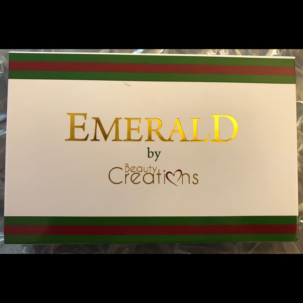 - Eye shadow - Picture 3 of 3